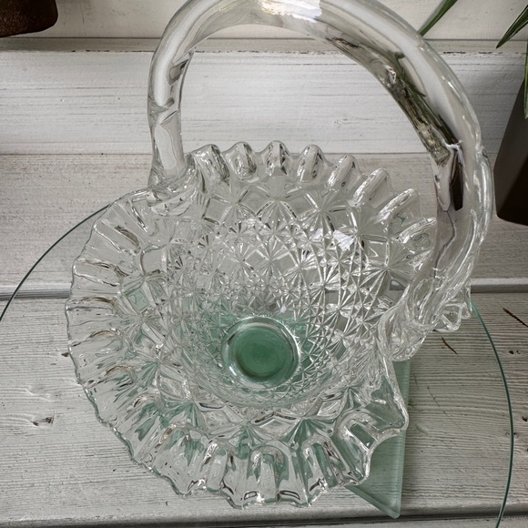 FENTON, ANTIQUE, CLEAR GLASS BASKET WITH FLUTED RIM. NO CHIPS OR CRACKS. - Picture 7 of 9
